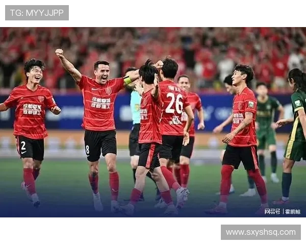 中国足球联赛新赛季揭幕战激战正酣 各队争夺冠军之路正式开启