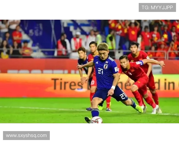 中国足球队迎战日本，热身赛首发阵容曝光，主力球员状态引关注