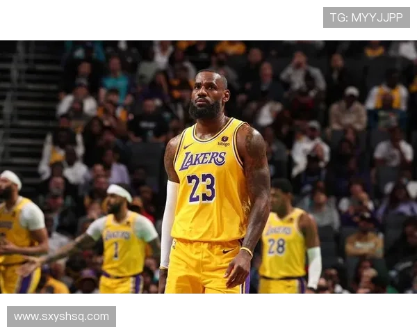 湖人核心复出带队连胜西部格局或迎新变化季后赛前景升温引热议论