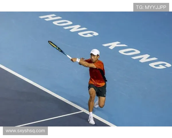 网球赛季精彩纷呈 世界顶级选手争夺年终总决赛冠军荣耀